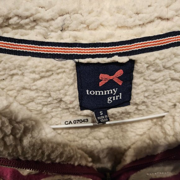 Super cozy fleezy lined pink varsity sweater - Tommy Girl - Size S - Picture 3 of 3